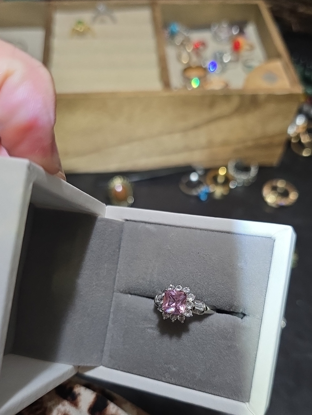 Assorted Costume Stone Rings - Picture 3 of 6